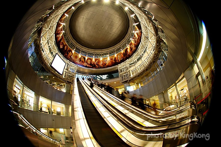 inside metro hat.jpg - Night Shot